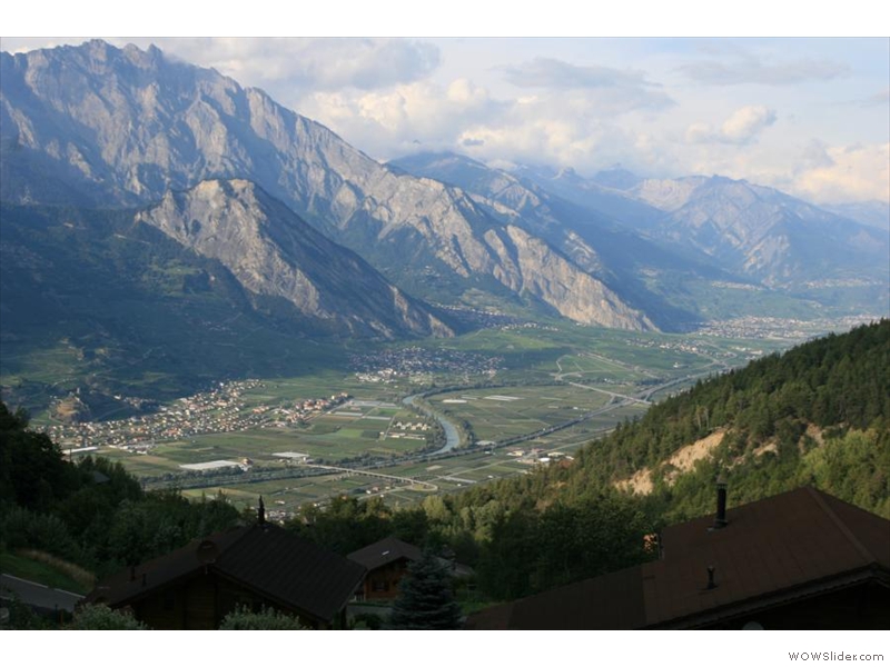 Ein Stückchen weiter die Aussicht aufs Rhonetal ...